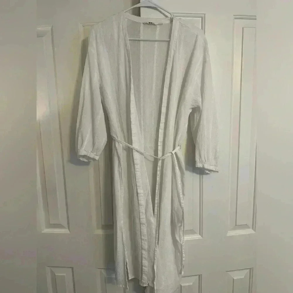 Uniqlo White Gauze Wrap Size Medium